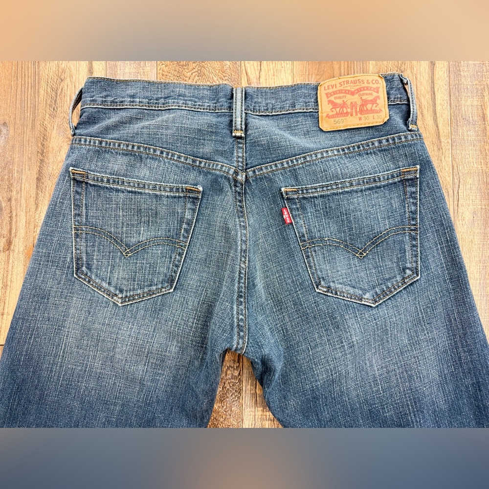 Levi's Style 569 Blue Denim Straight Fit Jeans, Men's Size 30x30, Medium Wash - Picture 10 of 12